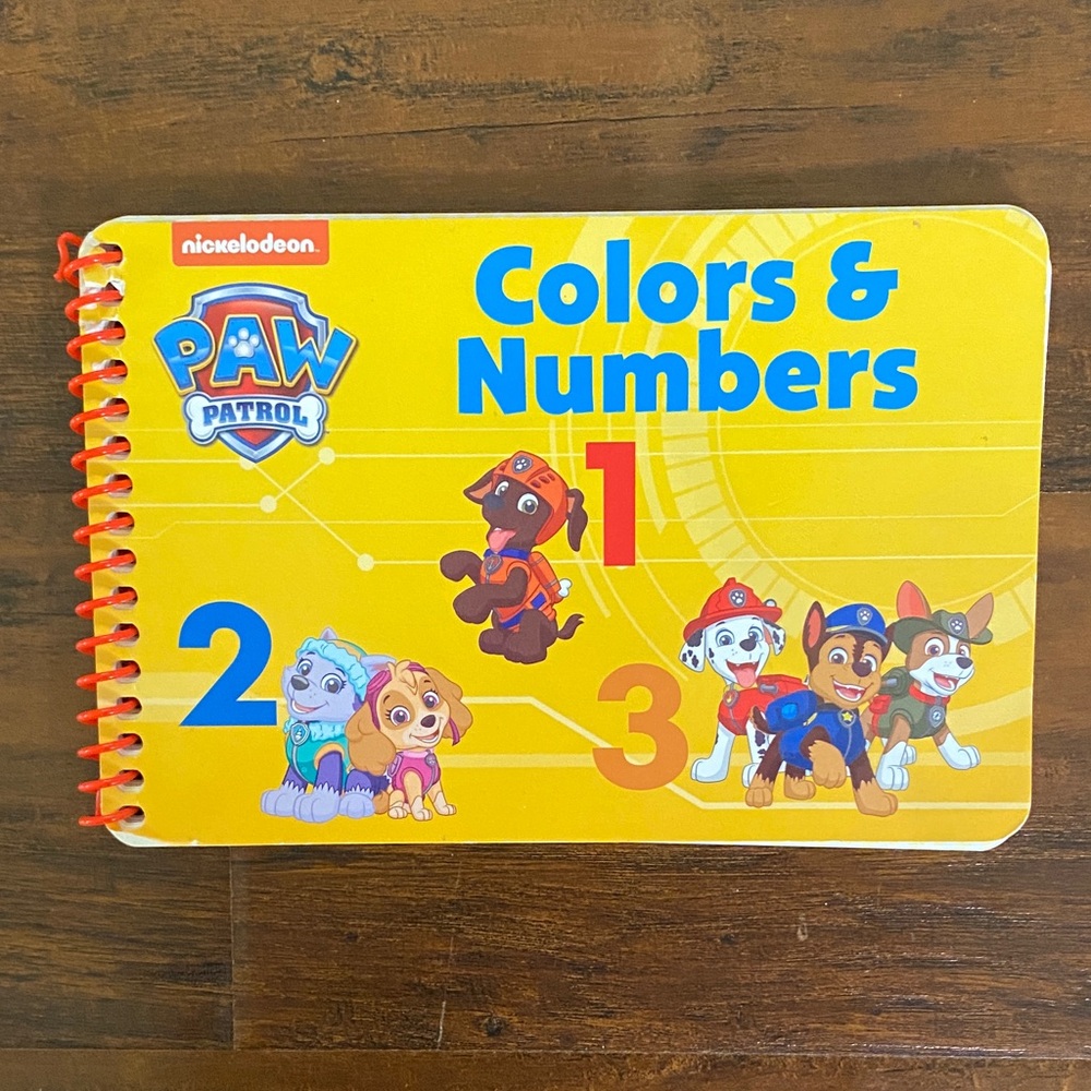 12 Books: PAW Patrol Colors & Numbers & Paw Patrol Step into Reading Set - Picture 8 of 12